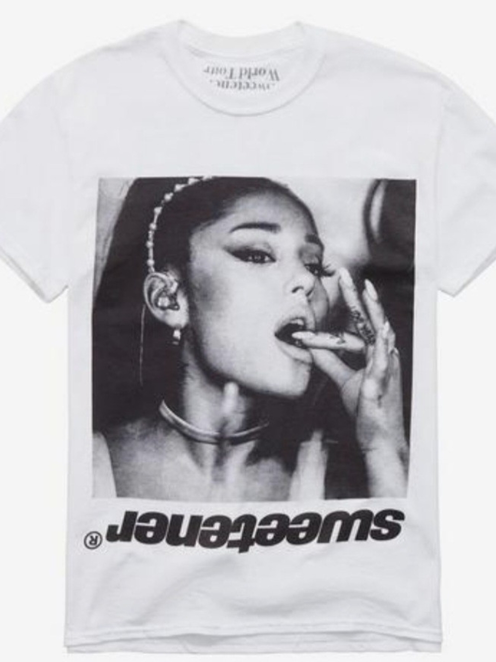 Ariana Grande Sweetener World Tour Blueberry T-Shirt Size Small